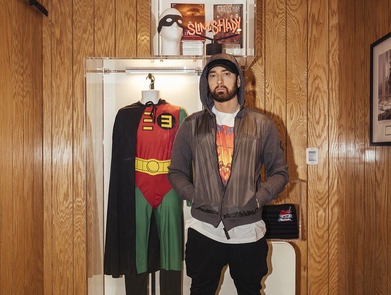 EMINEM SHATTERS BARRIERS: Rap Legend Surpasses 1 BILLION Spotify Streams in 2026 – First ’90s Debut Artist to Hit the Milestone, Proving His Timeless Dominance in the Streaming Era!